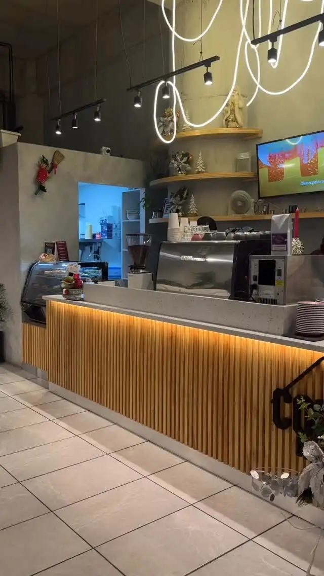 Barra iluminada de Coffee District en el Centro Comercial Videre